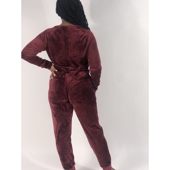 NWT Burgundy Velvet Matching 2 Piece Set - Picture 2 of 3